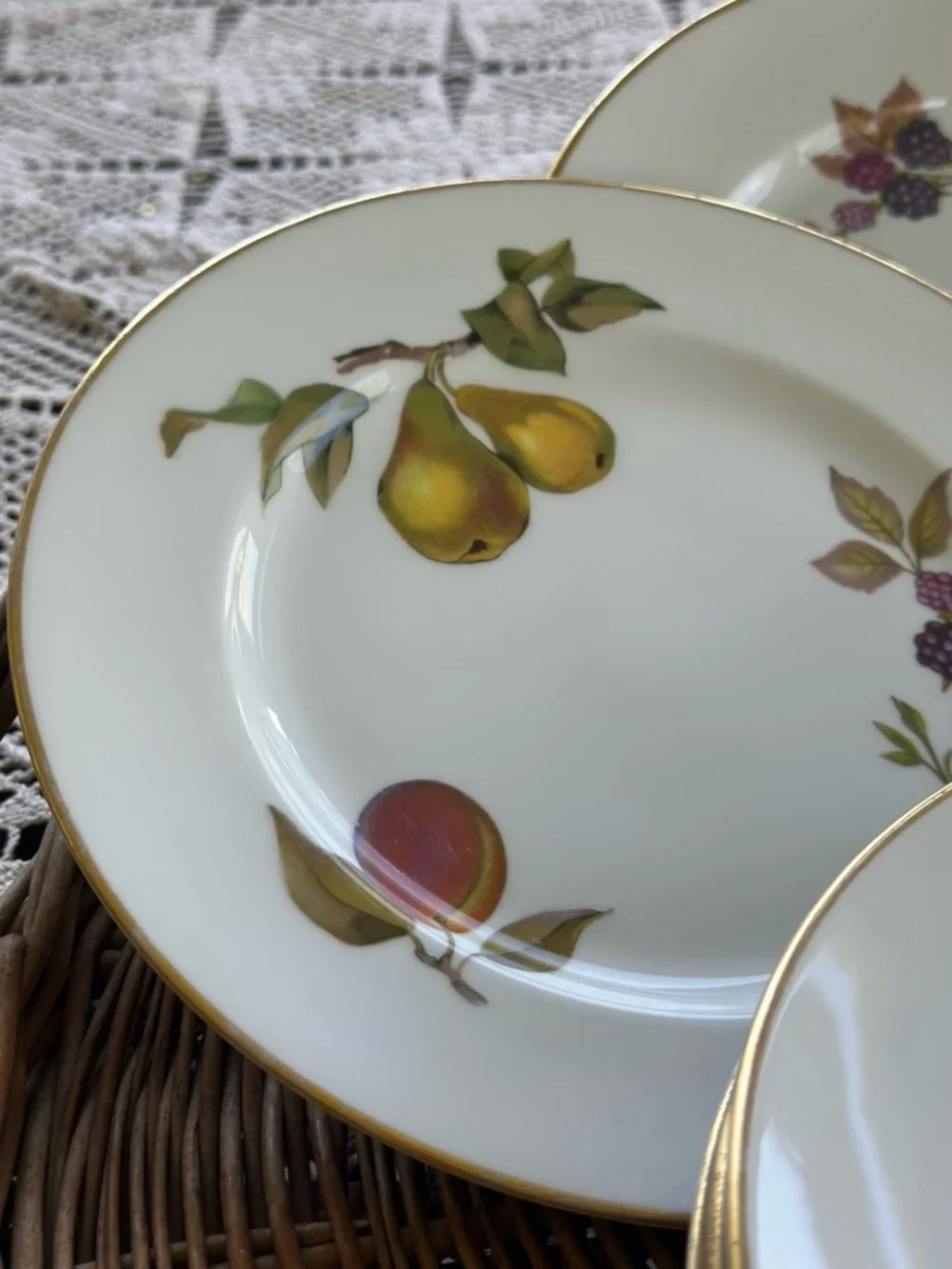 6 Vintage Royal Worcester Evesham Salad Lunch Plates Gold Trim England China